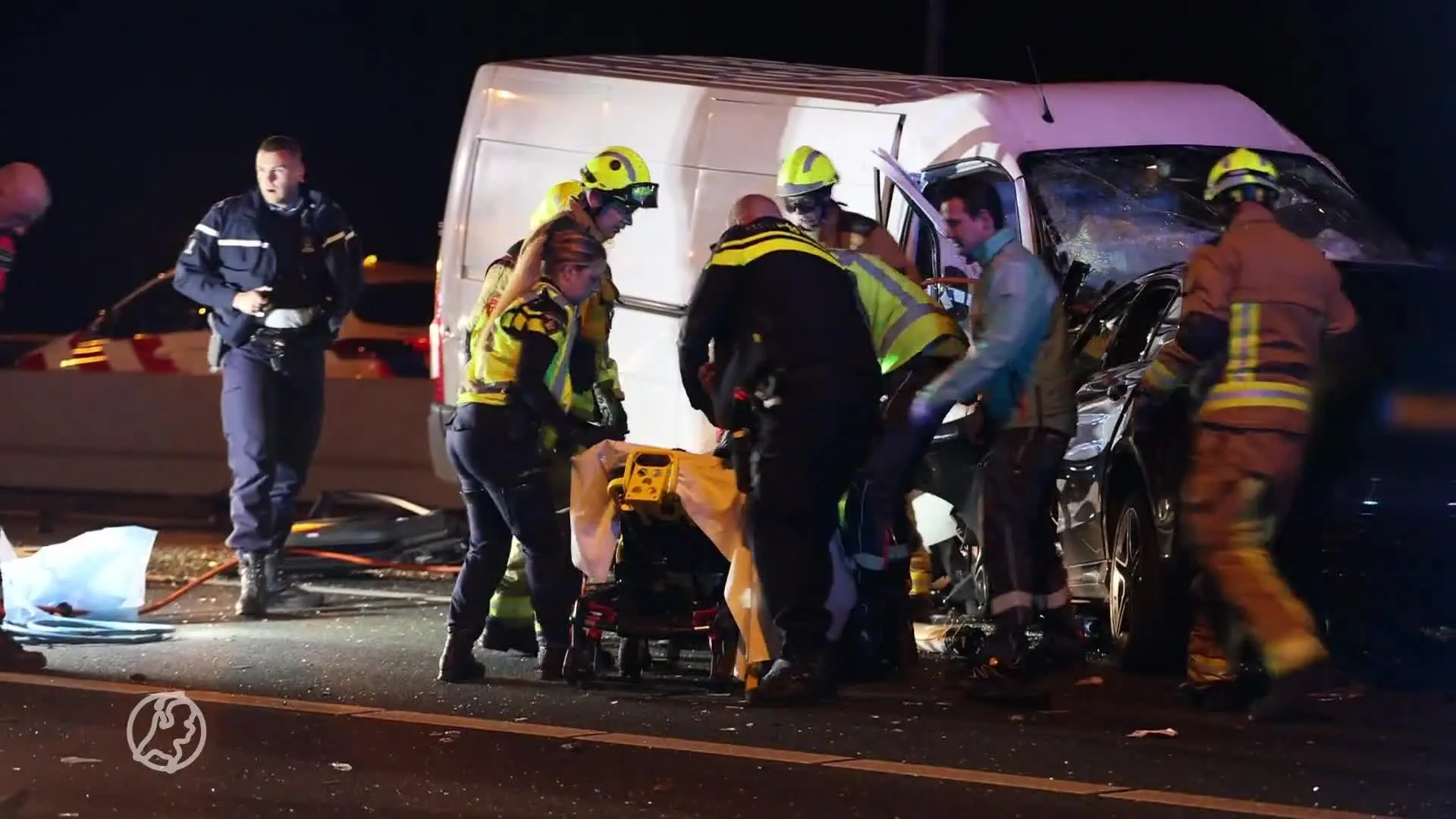 Spookrijder (32) zwaargewond door frontale botsing op A9