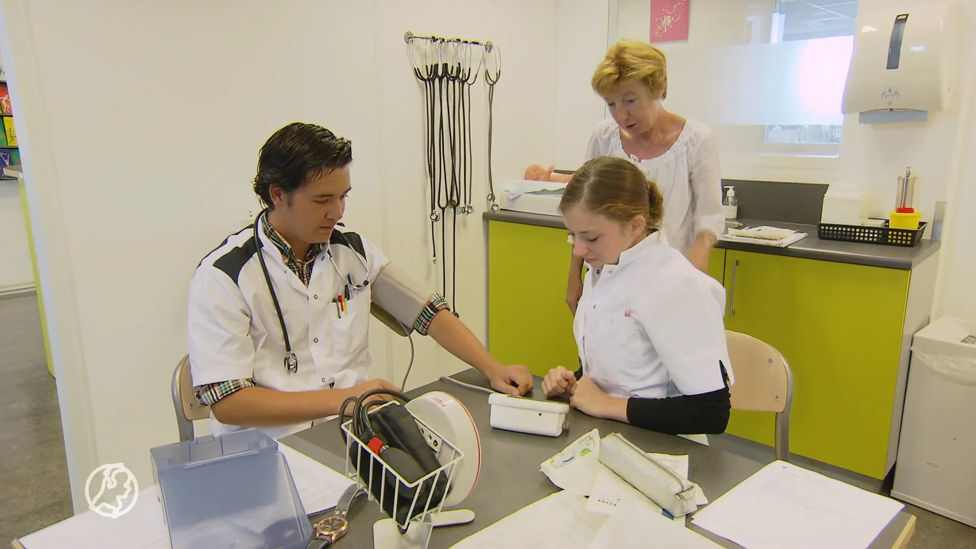 Beroepsvereniging zorg wil af van lesgeld om leegloop zorgpersoneel tegen te gaan