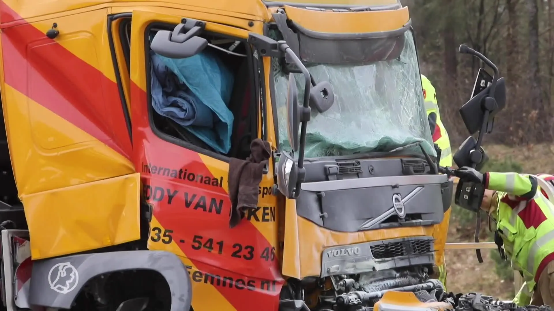 Zwaar ongeluk met twee vrachtwagens op A1 bij Kootwijk