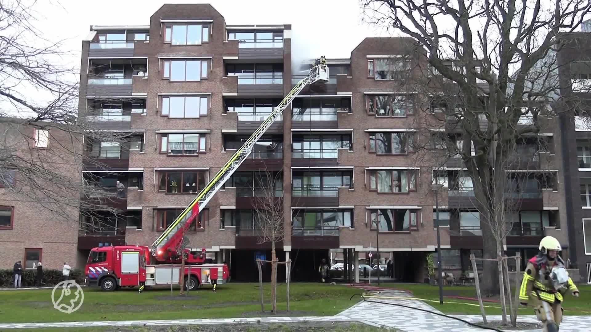 Gewonde bij uitslaande brand in appartement Enschede