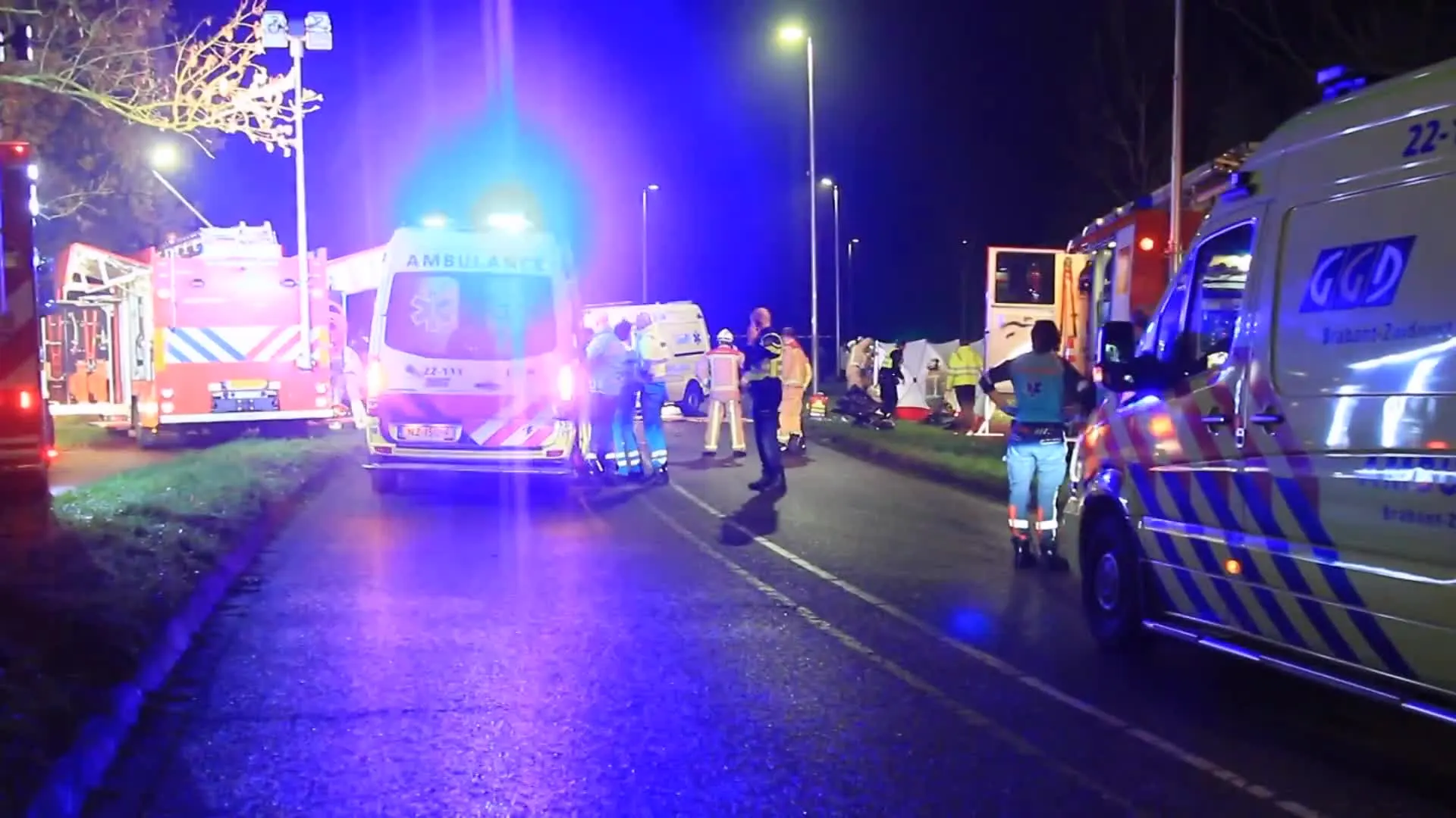 Drie doden en gewonden door botsing met ambulance in Helmond