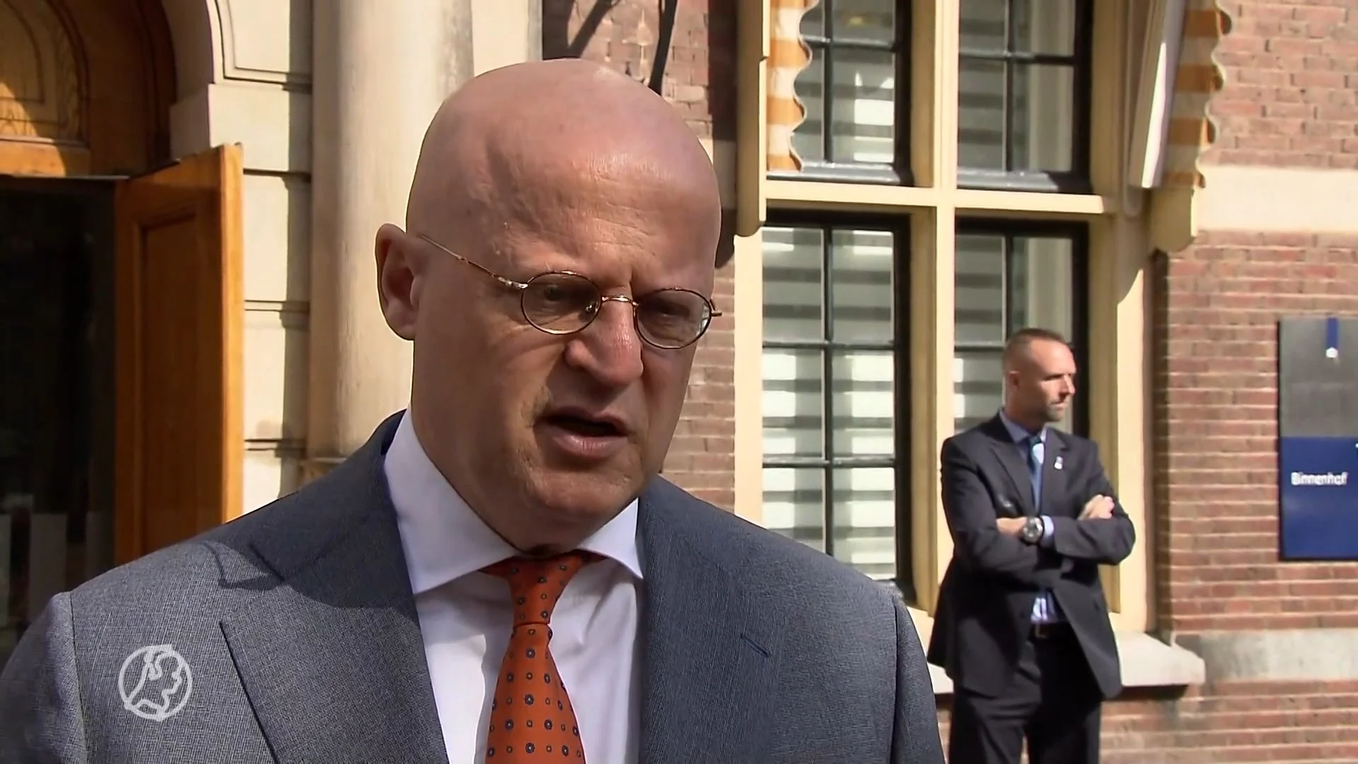 Minister Grapperhaus reageert op drukte en agressie op Koning...