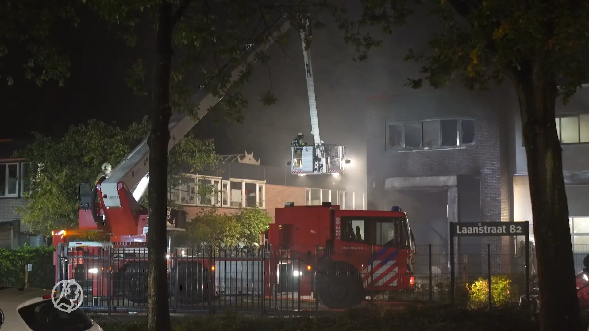 Felle brand bij verzamelpand in Soest, meerdere bedrijven getroffen