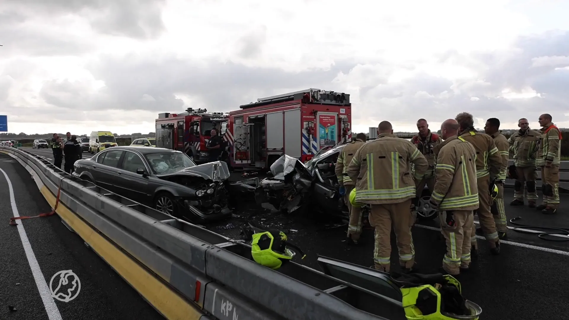 Frontale botsing met vier auto's in Rotterdam