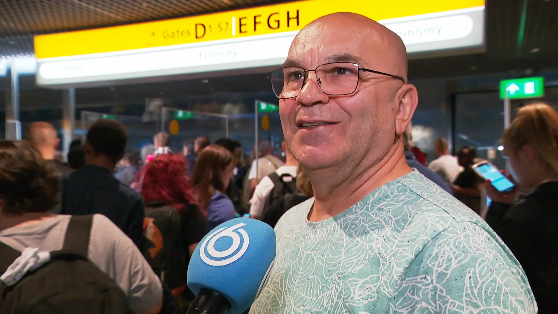 Opnieuw lange wachtrijen op Schiphol in aanloop naar pinksterweekend