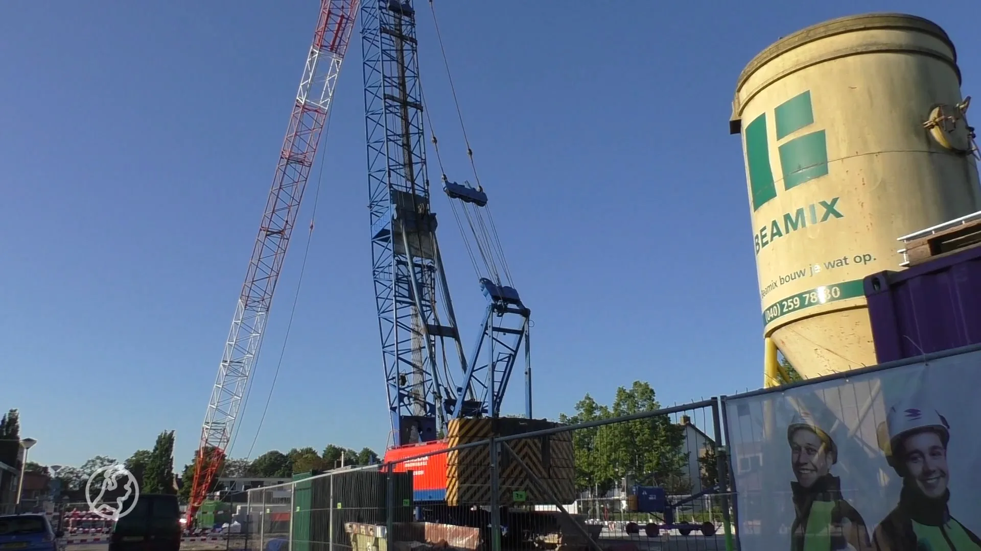 Deel 30 meter hoge hijskraan ingestort in Etten-Leur