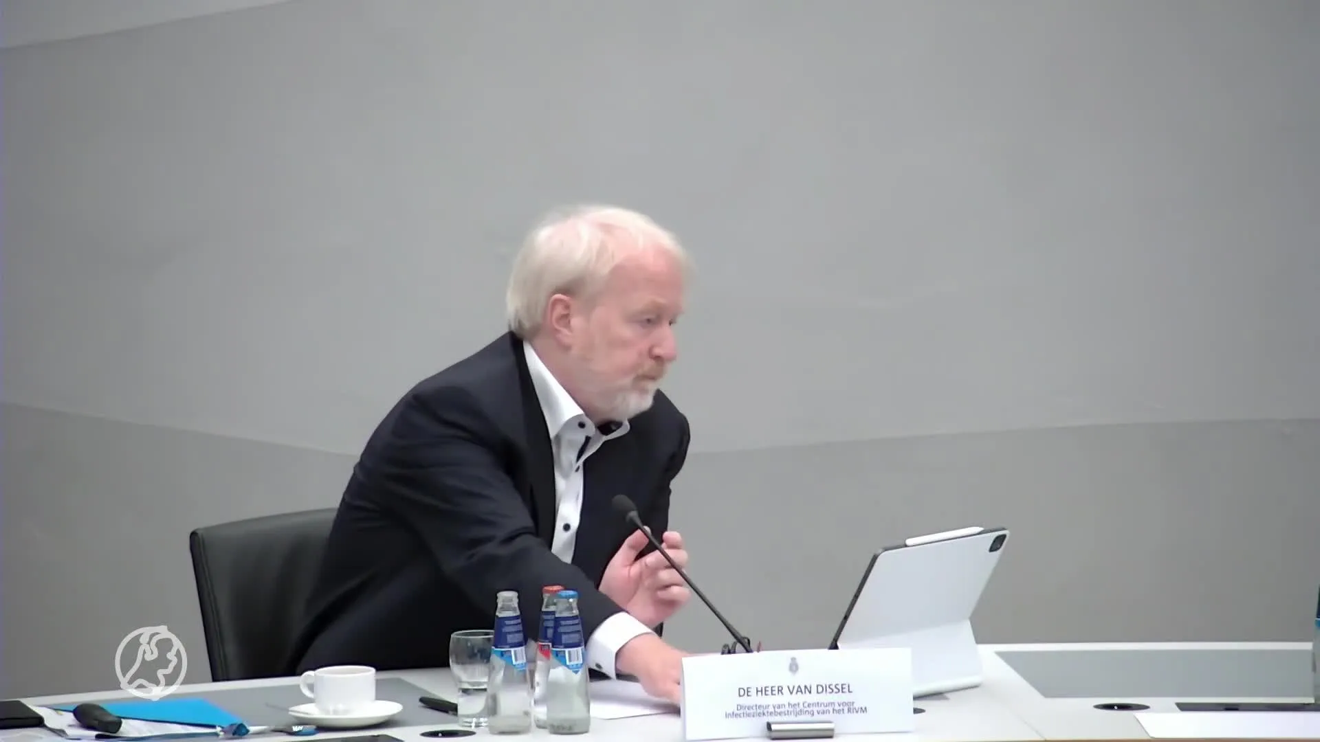 Van Dissel wil niet reageren op OMT-kritiek Kamer: 'Het is toch geen rechtbank?'