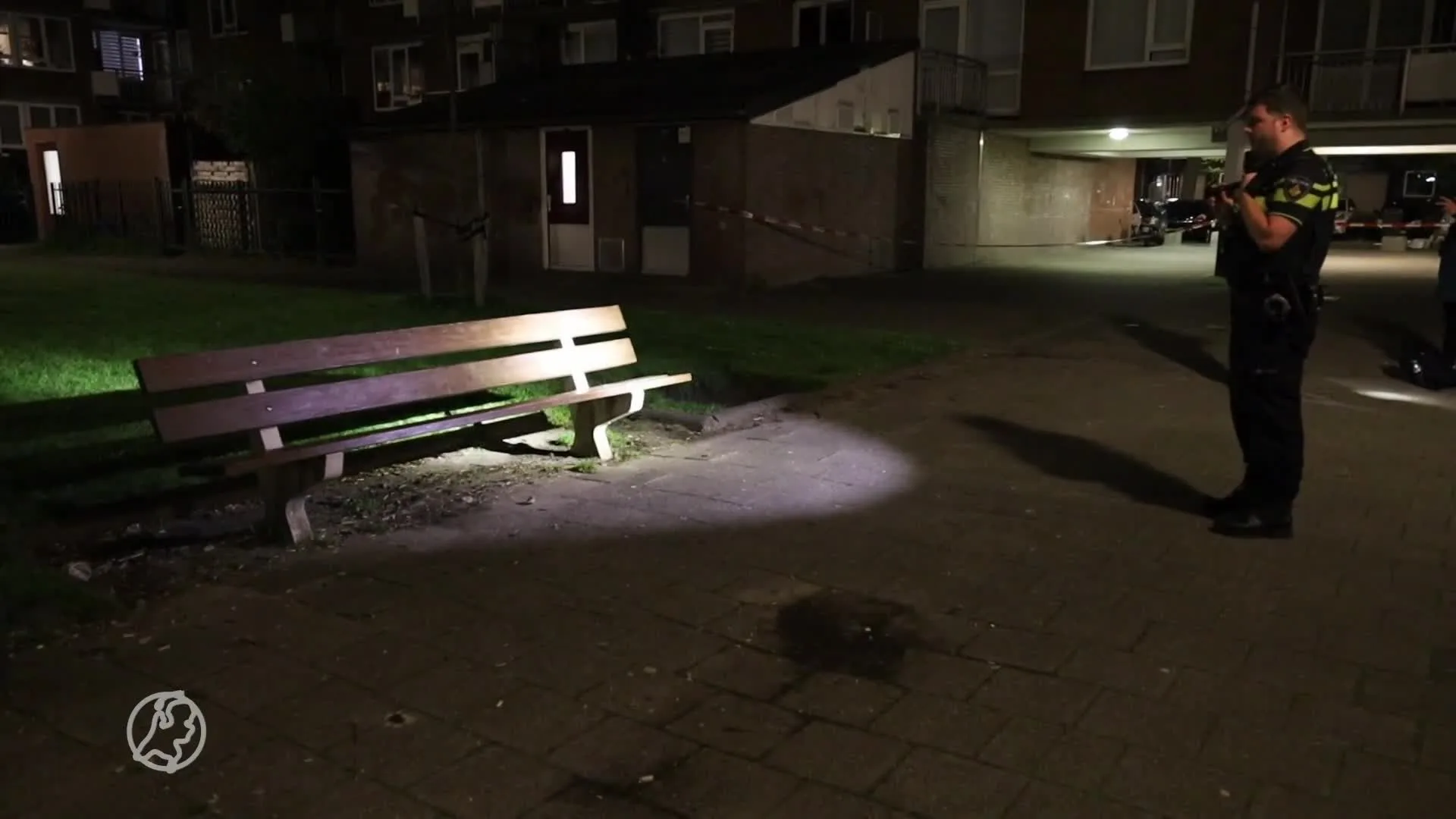 Man in Rotterdam in bips gestoken, daders vluchten in auto