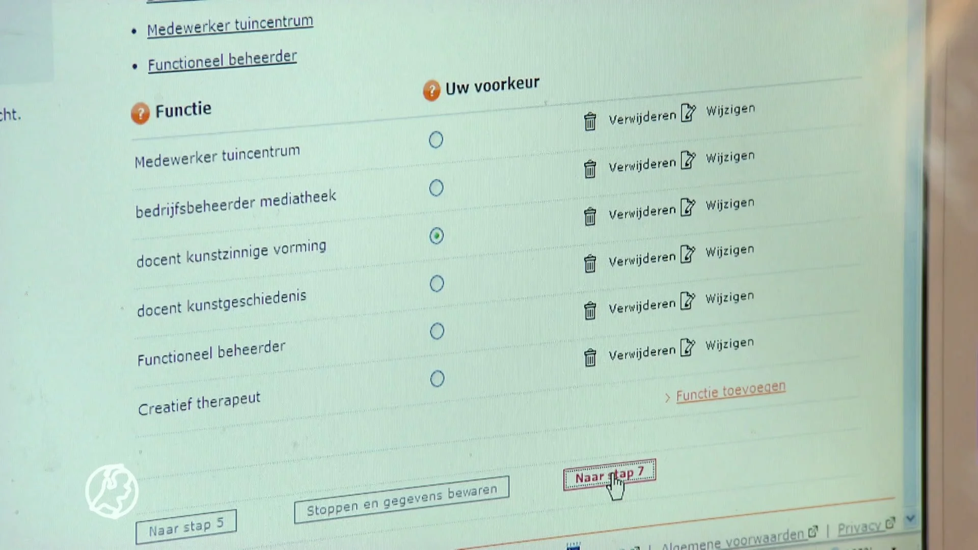 Enorme berg vacatures in Nederland: parttimers en statushouders moeten meer gaan werken