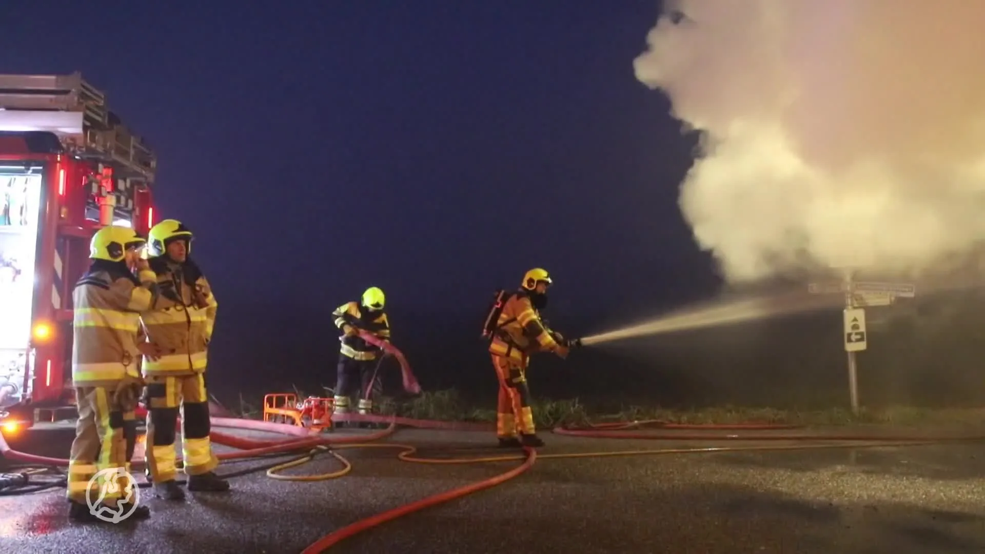 Met de vlam in de pijp: vrachtwagenchauffeur ontsnapt aan inferno