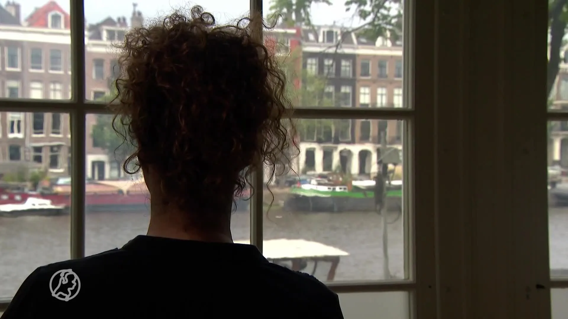 Onschuldige zus van moordverdachte werd ernstig bedreigd door undercoveragenten