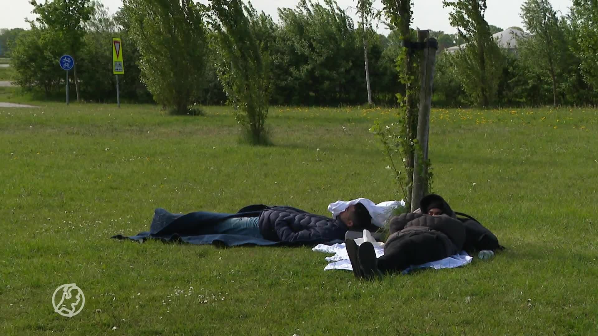 Chaos bij aanmeldcentrum Ter Apel: nog steeds lange rijen en te weinig bedden