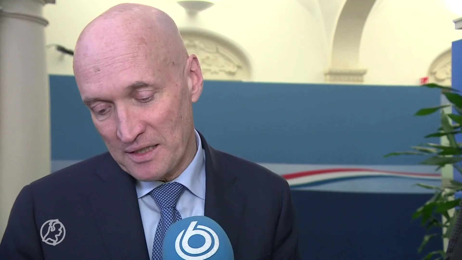 Verantwoordelijk minister kent term femicide niet: 'Weet hij wel wat er loos is?'