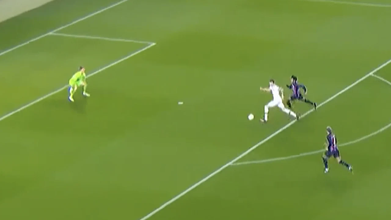 KANS: Wout Weghorst mist grote kans op bezoek bij FC Barcelona