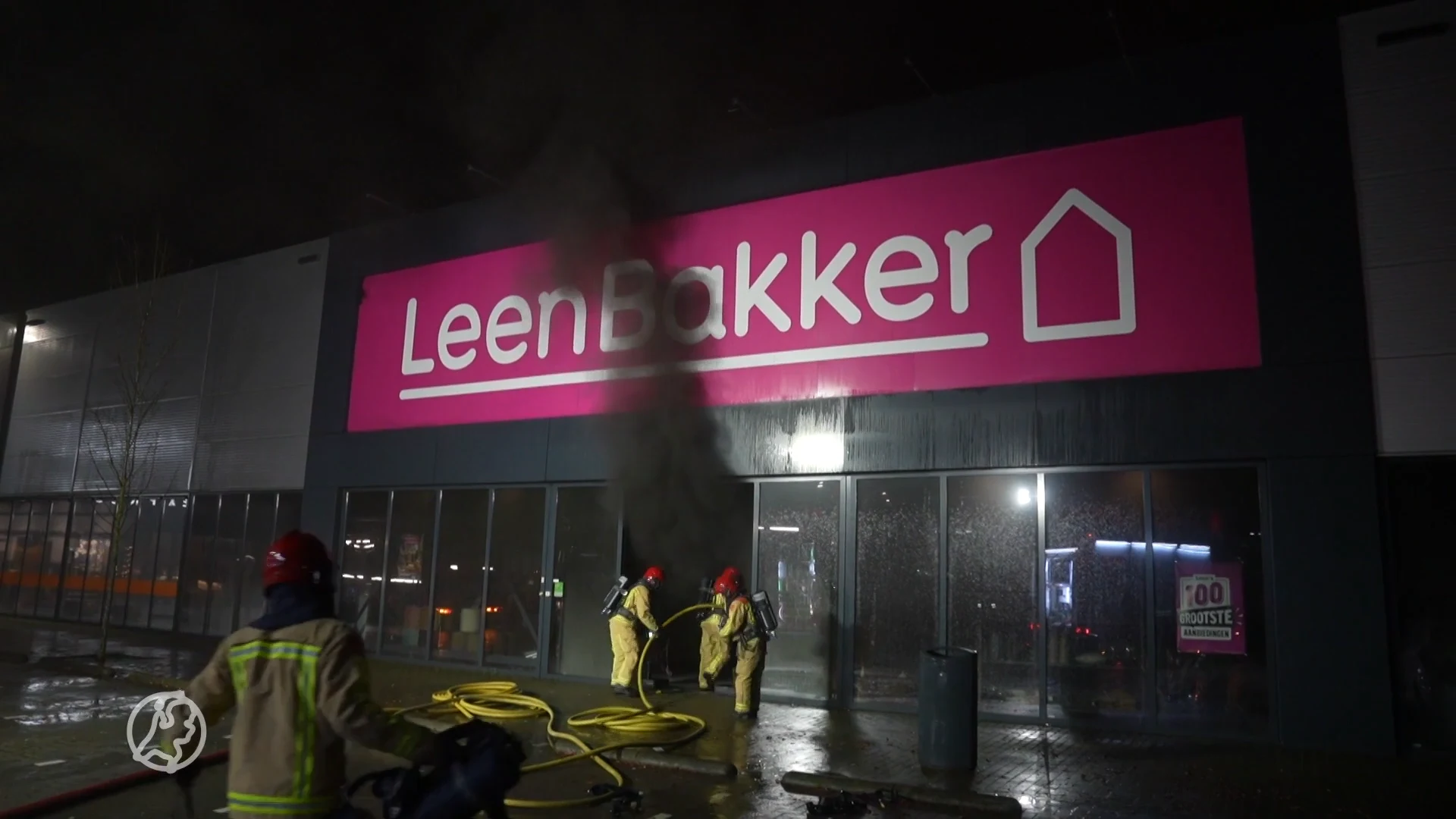 Winkel in Son ontruimd om grote brand