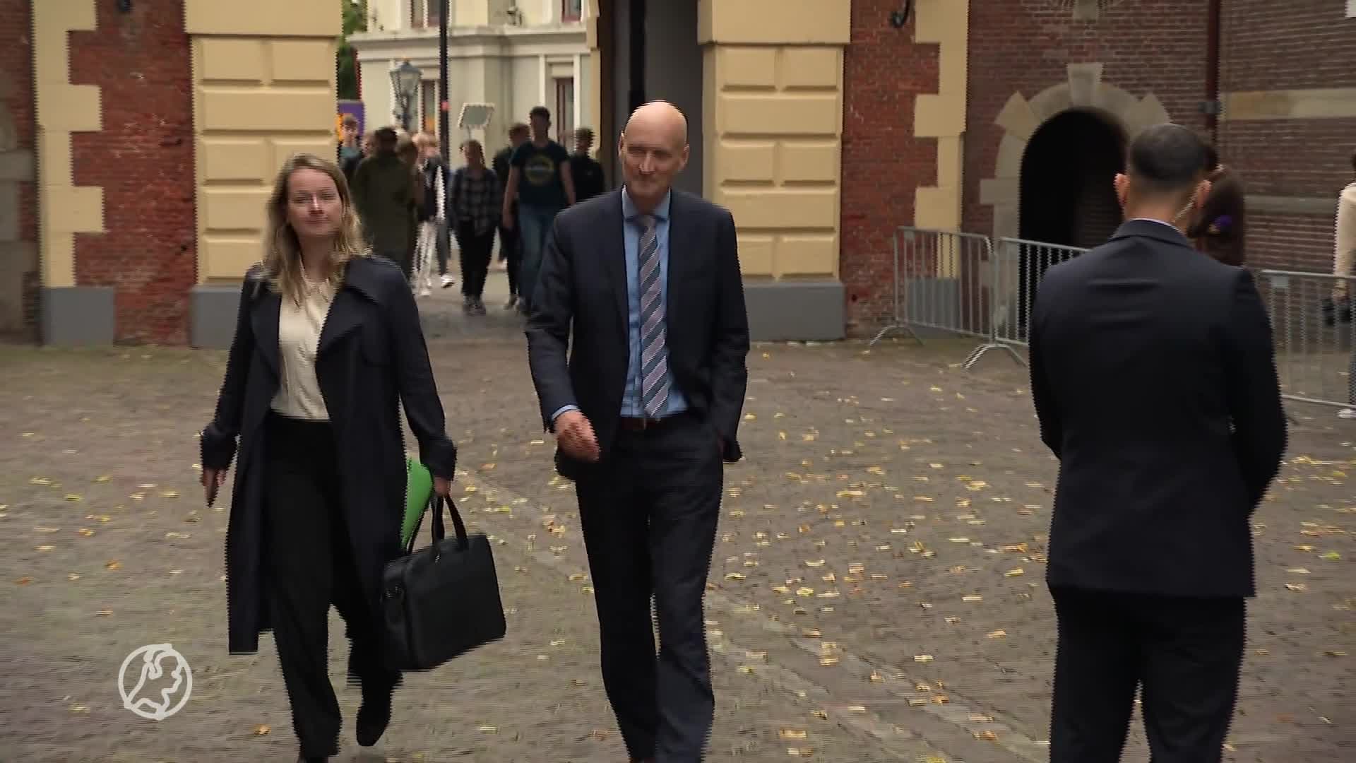 Veel mensen komen naar herdenking voor doodgeschoten huisarts in Rotterdam