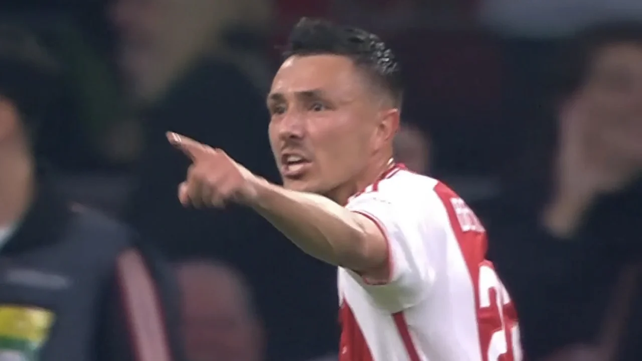 VIDEOGOAL: Ajax - Olympique Marseille 2-0 (Berghuis)