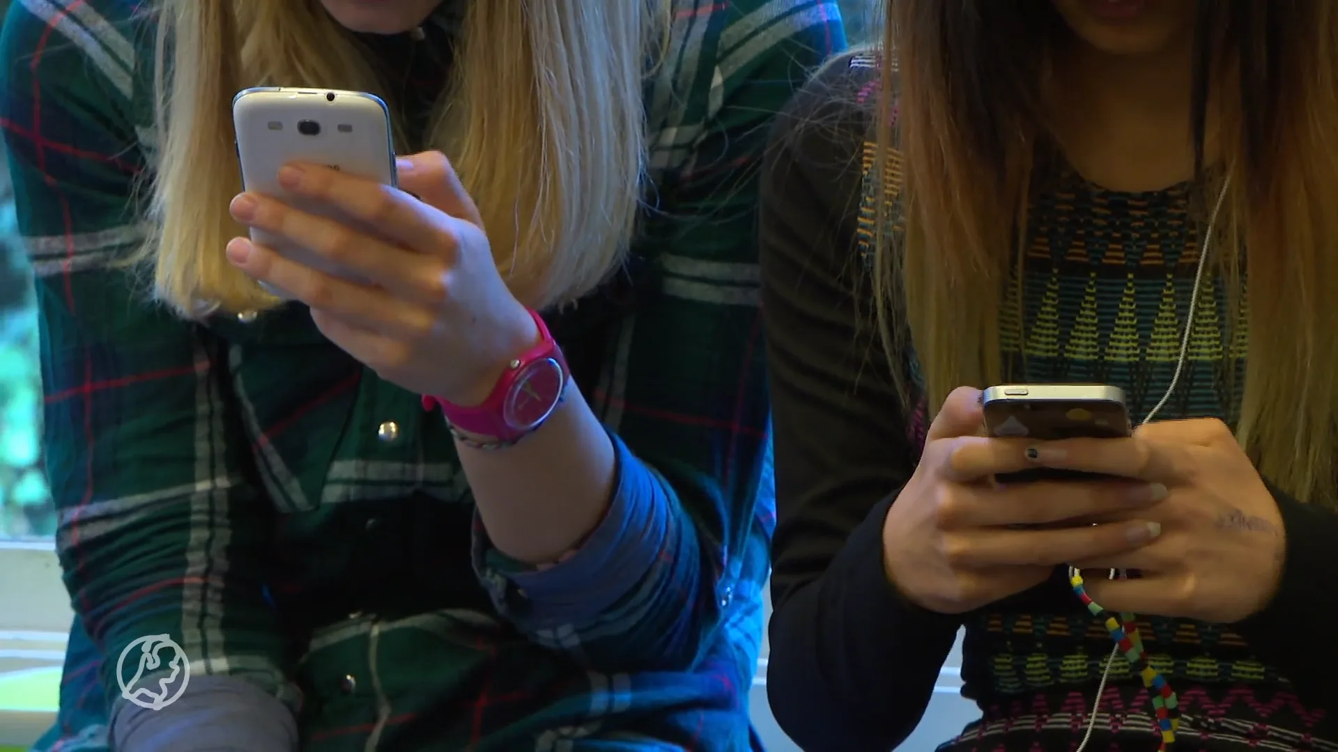 Man (24) verdacht van afpersen van meer dan 100 minderjarige meisjes met naaktbeelden