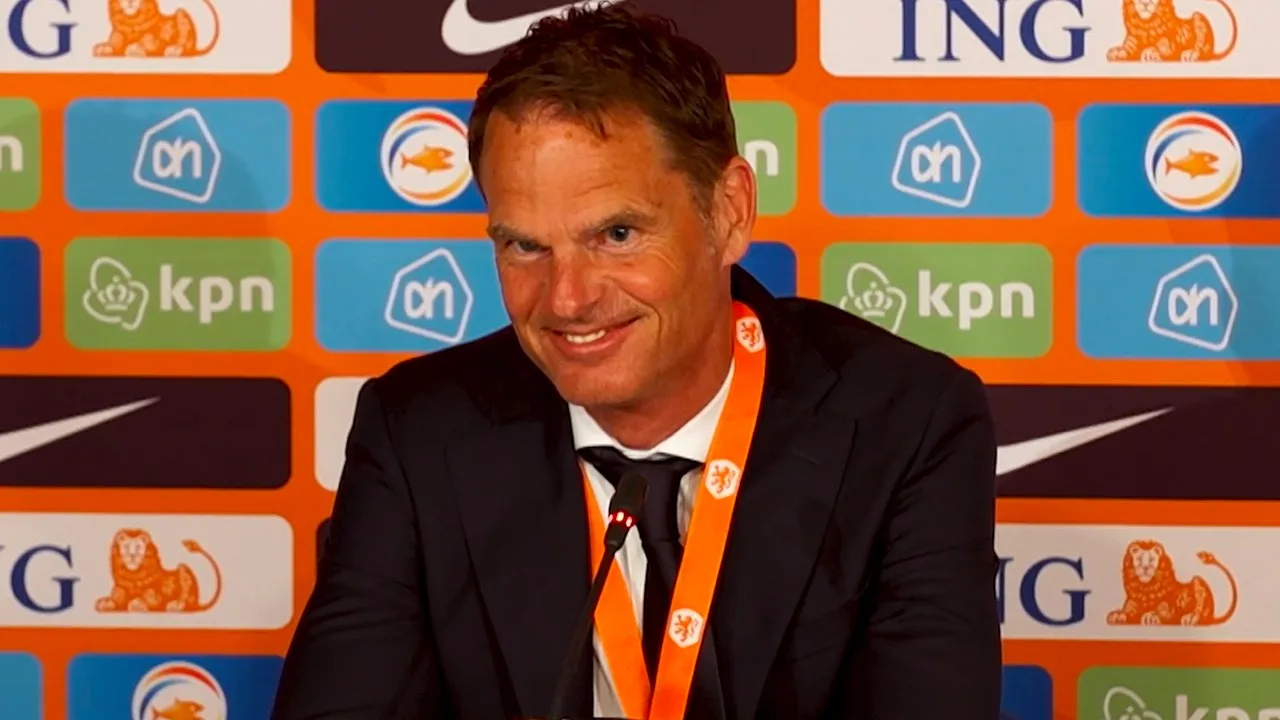 De Boer de mist in op persconferentie: 'Queensy Menig'