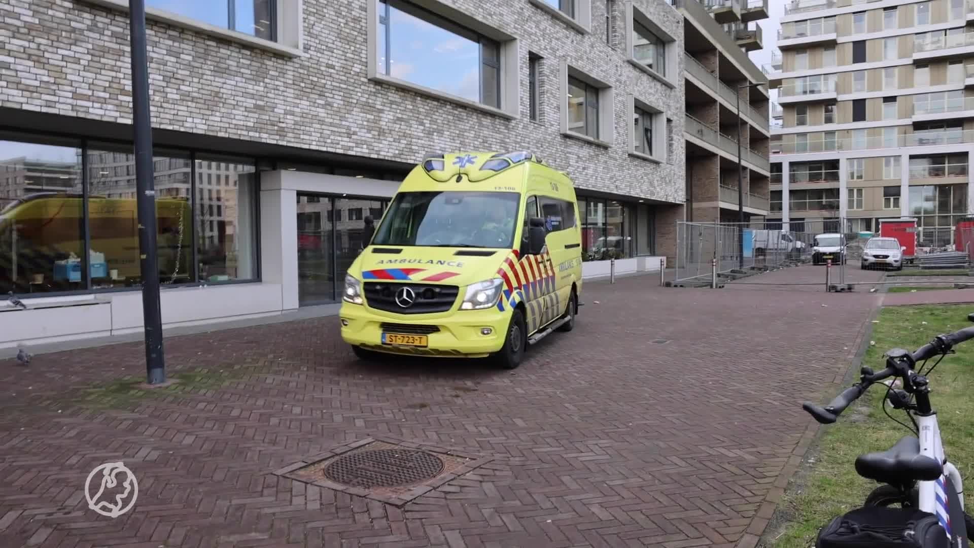 Kind neergestoken dichtbij school in Amsterdam