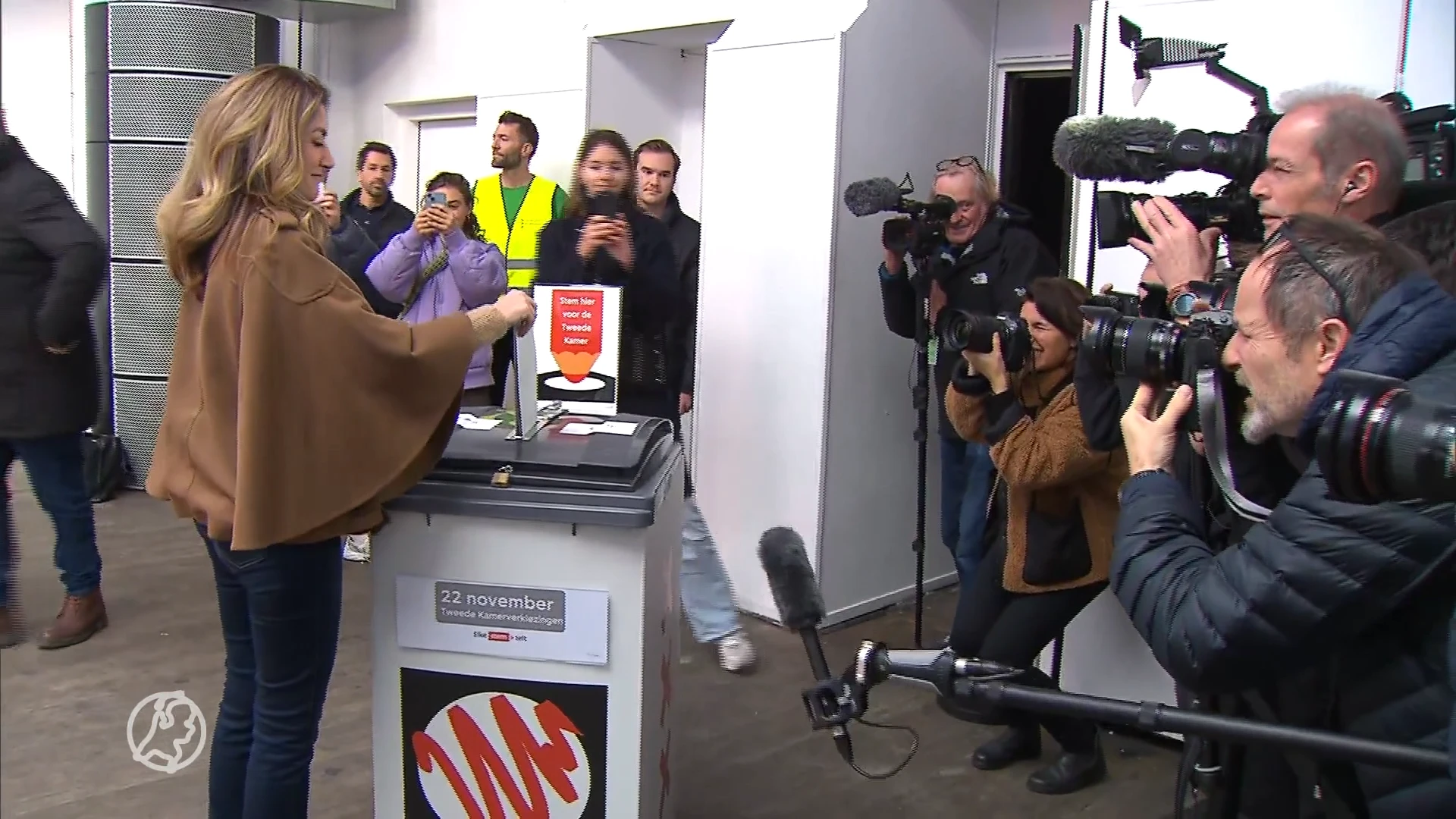 Ye?ilgöz (VVD) brengt stem uit in Amsterdam
