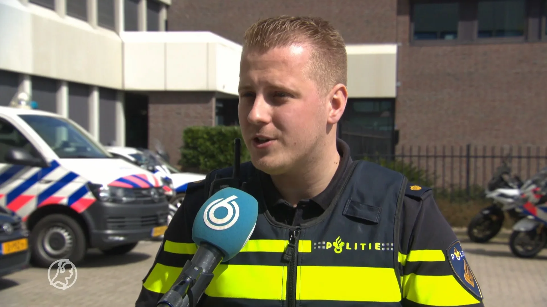 Politie wil dat thuis lastig vallen van agenten strafbaar wor...