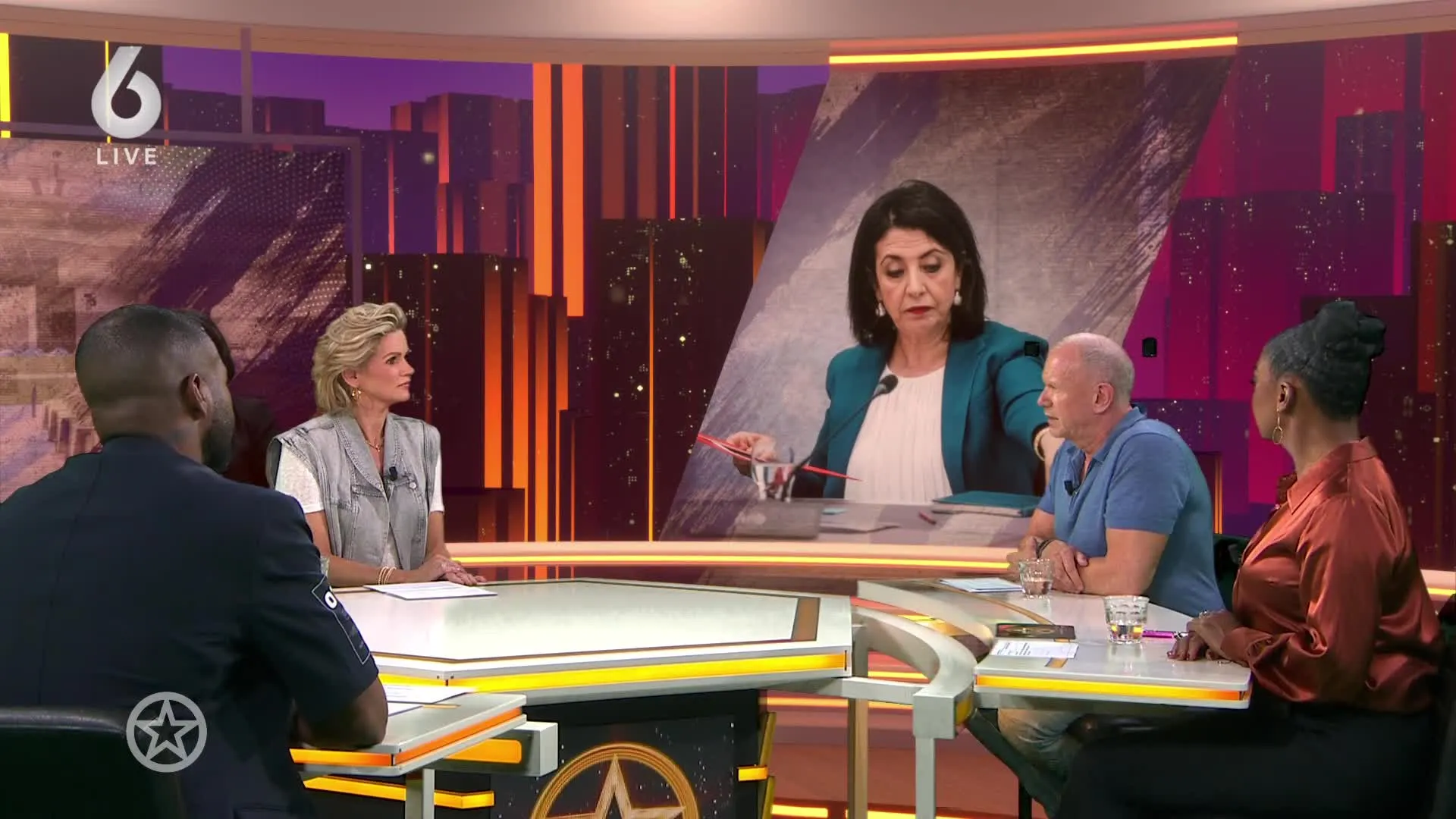 Khadija Arib eist inzage over beschuldigingen grensoverschrijdend gedrag