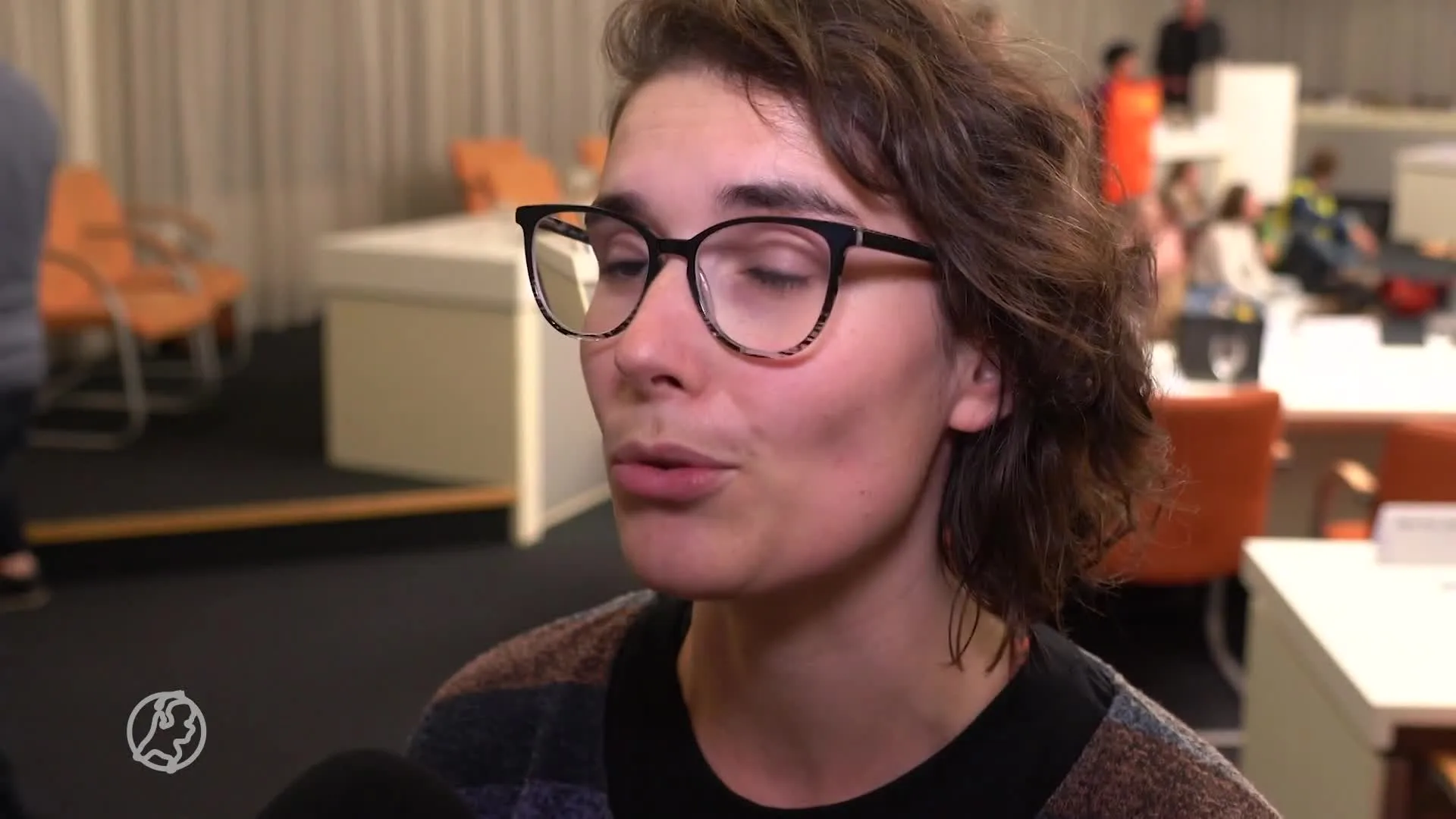 Actievoerders tegen Zwarte Piet verstoren raadsvergadering in Emmen