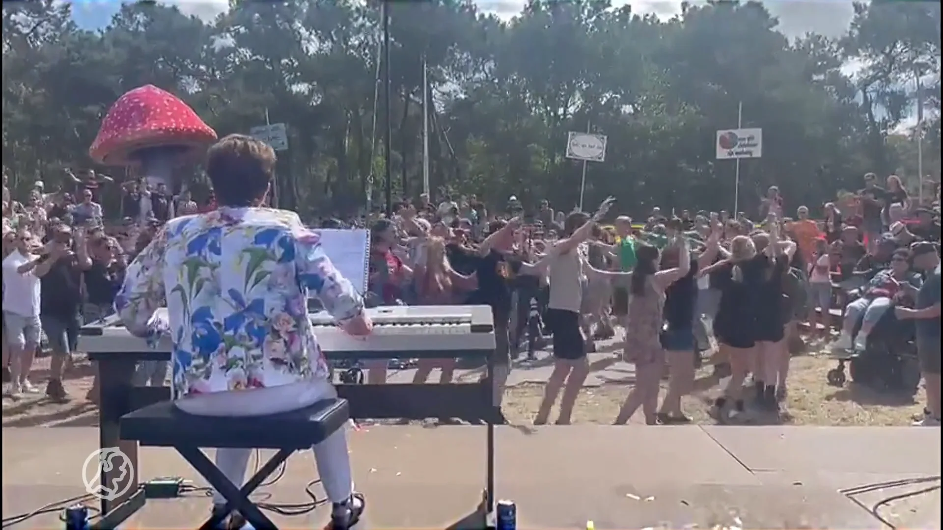 Orgel Joke is dé hit van de Zwarte Cross: 'Mijn mooiste optreden ooit'