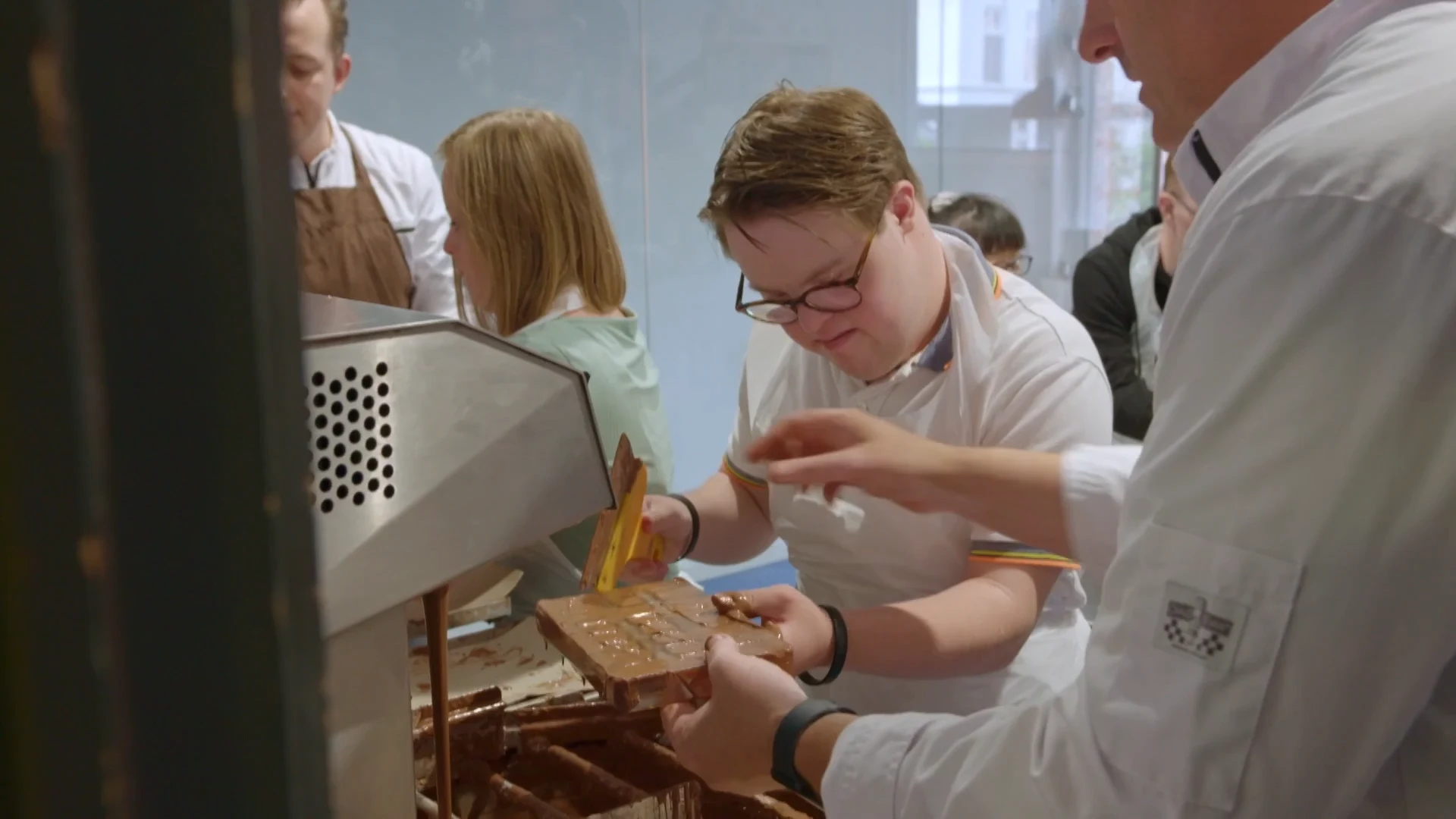 Flinke tegenslag tijdens chocolade maken