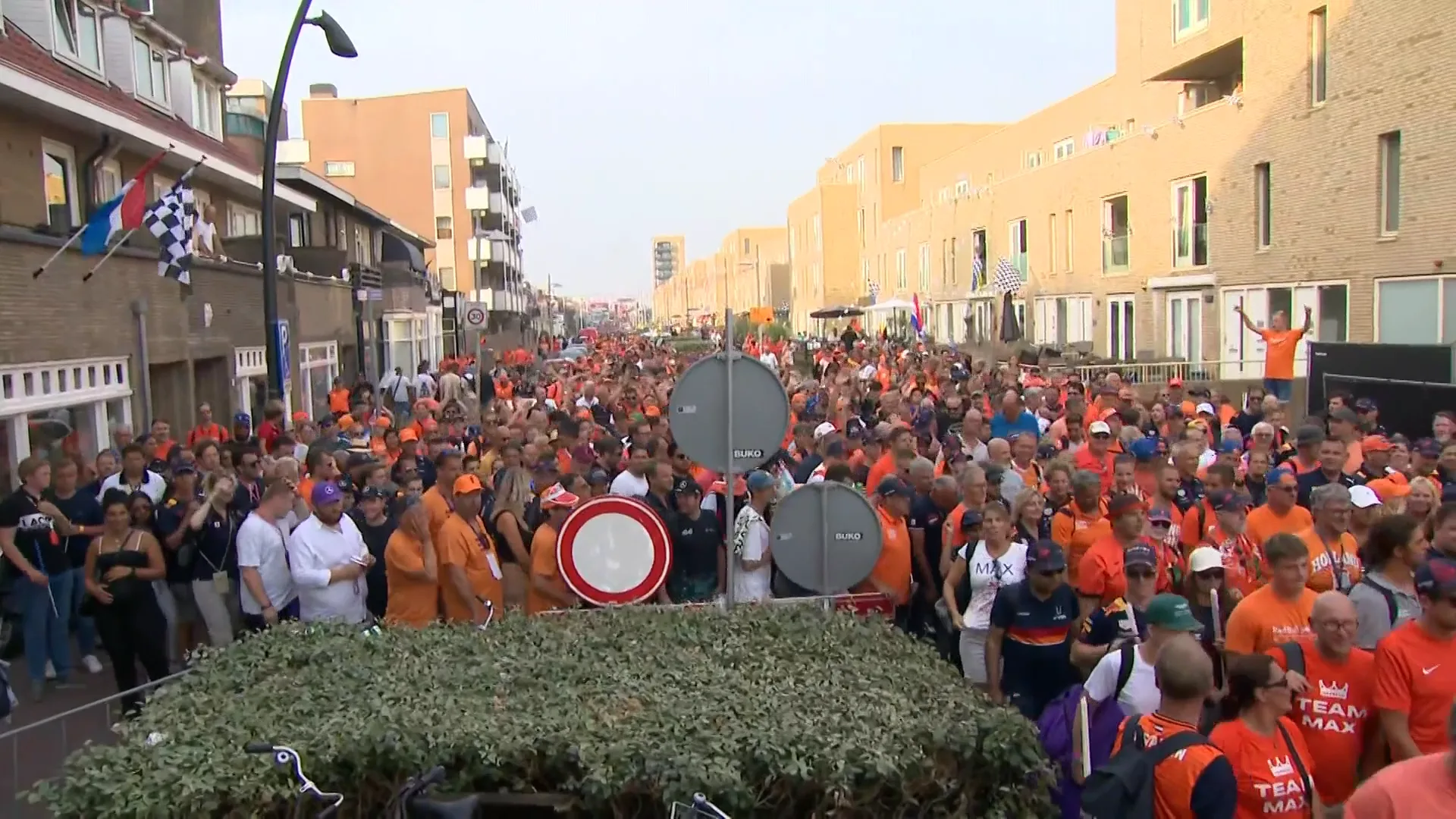 F1-fans gaan in grote stoet terug naar huis