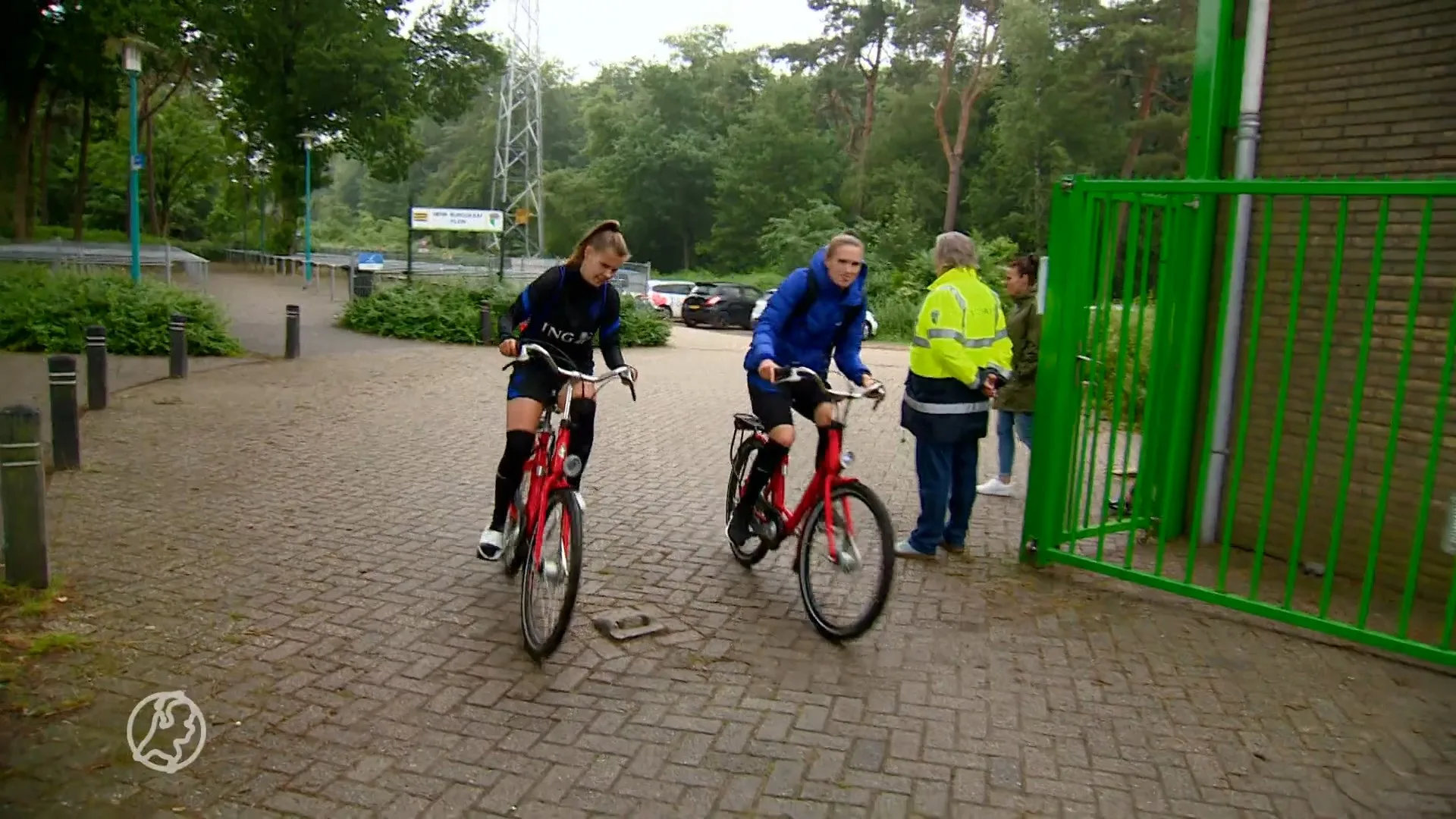 Oranje Leeuwinnen trainen voor de Spelen bij VVOG Harderwijk
