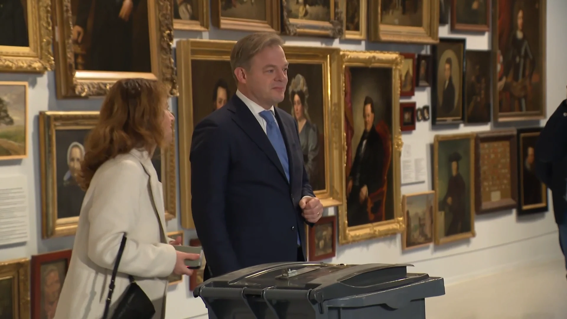 Vrouw Pieter Omtzigt trots op haar man: 'Hij heeft het voor elkaar gekregen.'