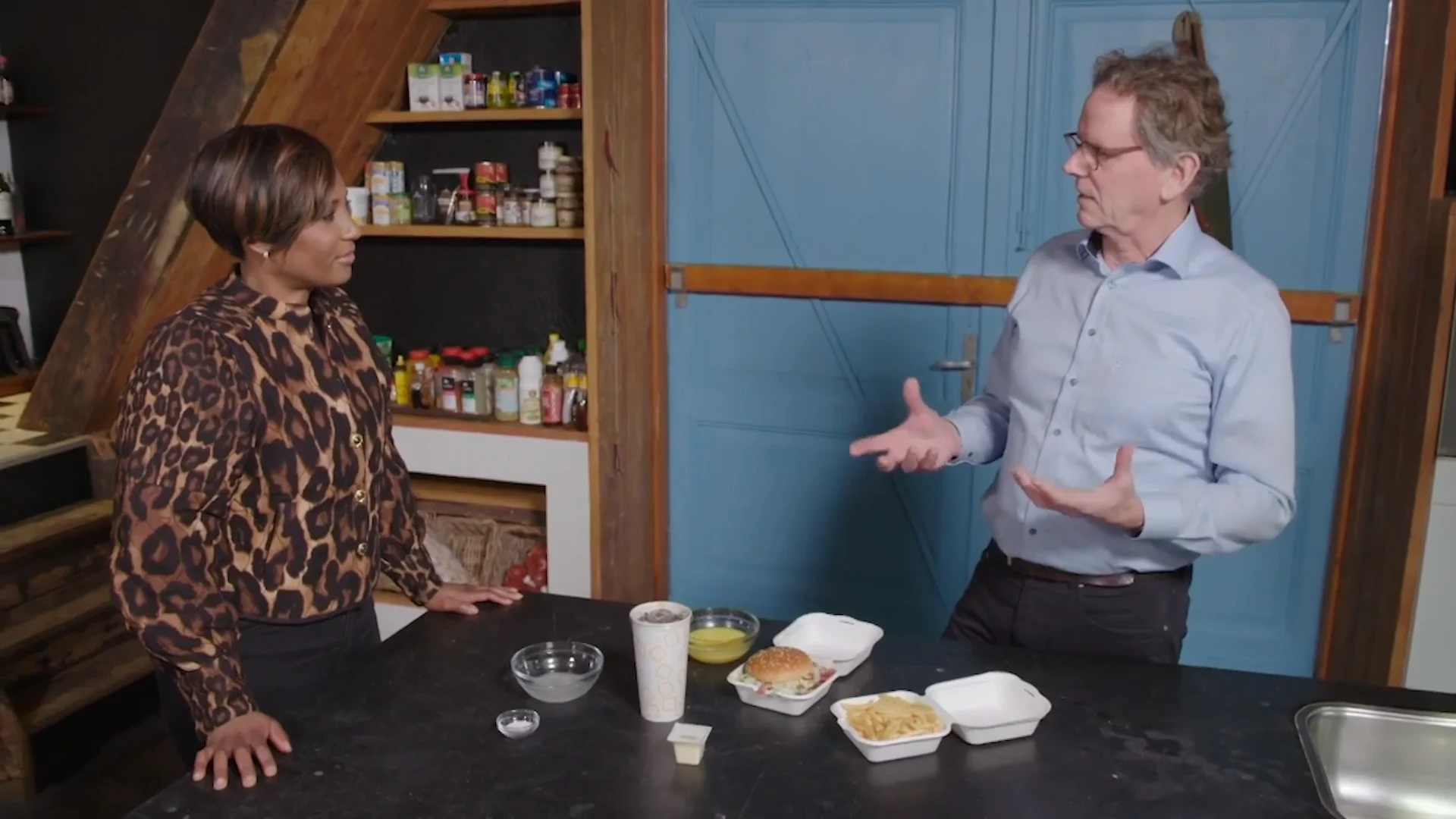 Edsilia schrikt zich rot na het horen van de verhalen over fastfood