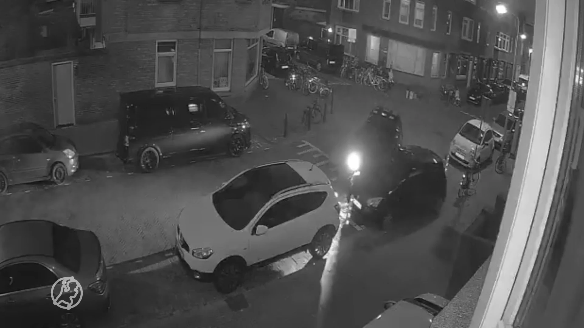 Wildwesttafrelen in Den Haag: auto ramt geparkeerde auto na achtervolging