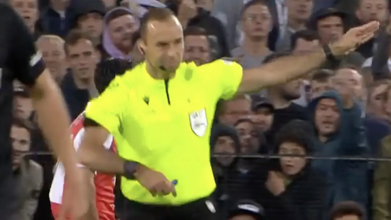 Doelpunt Feyenoord afgekeurd na ingrijpen van de VAR