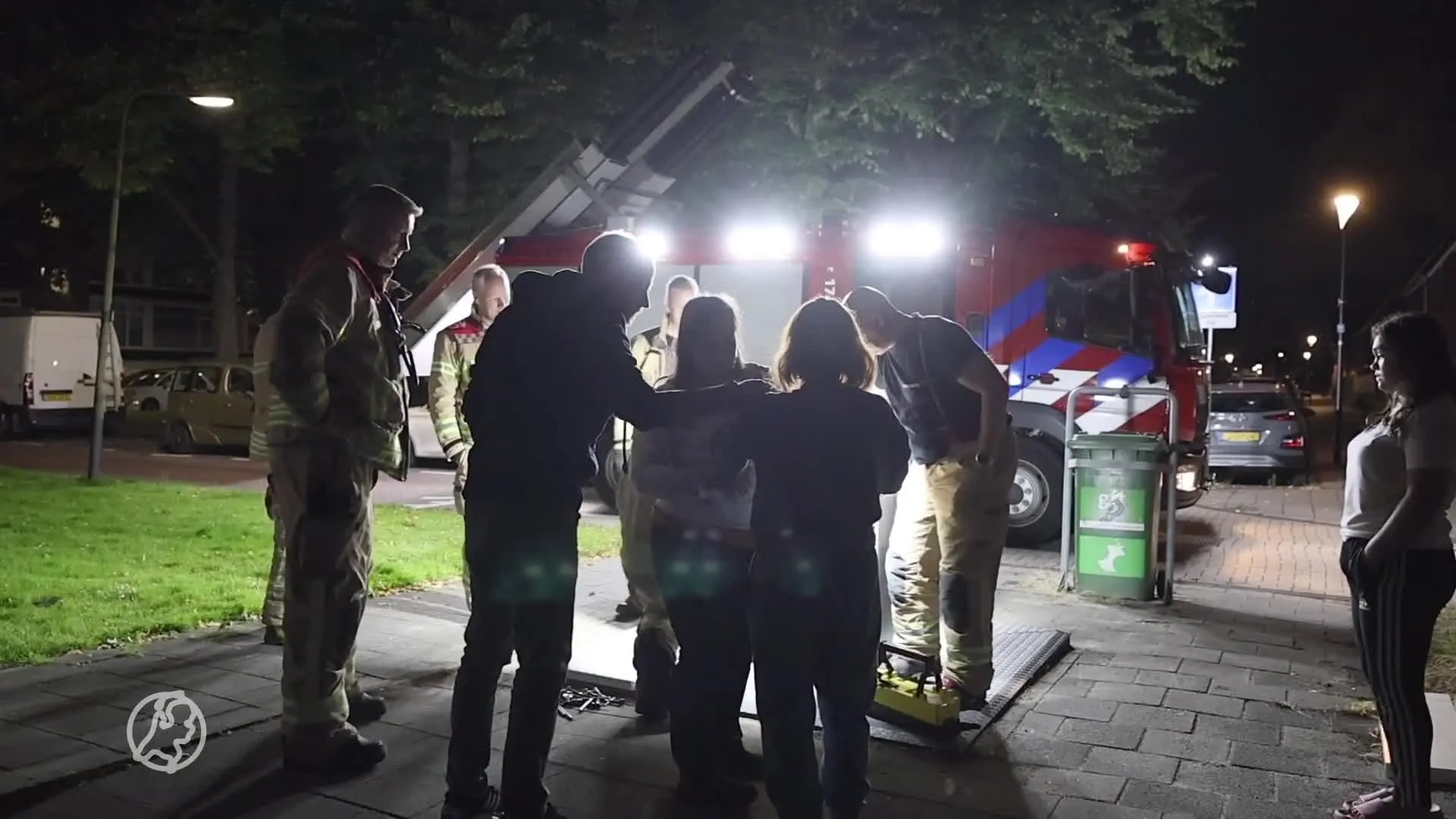 Vermiste kitten uit ondergrondse container gered