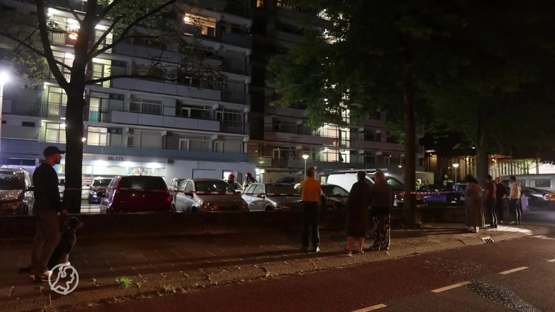 Acht auto's op parkeerplaats in Eindhoven uitgebrand