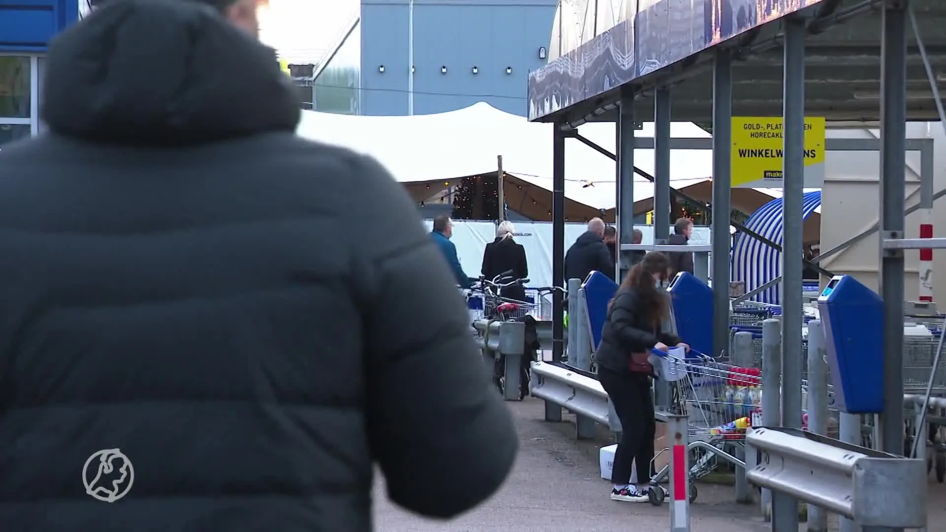 Makro stopt met verkoop 'kerstcadeaus', alleen voedsel te koo...