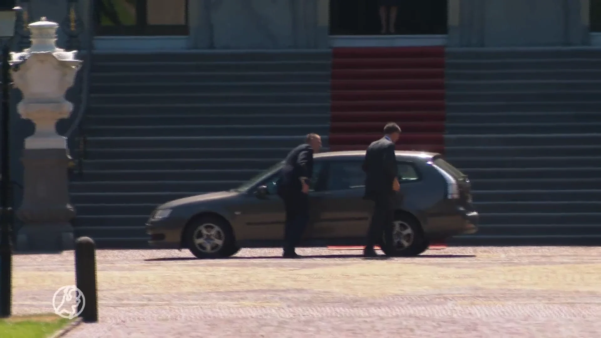 Rutte naar Huis ten Bosch voor gesprek met koning over val kabinet