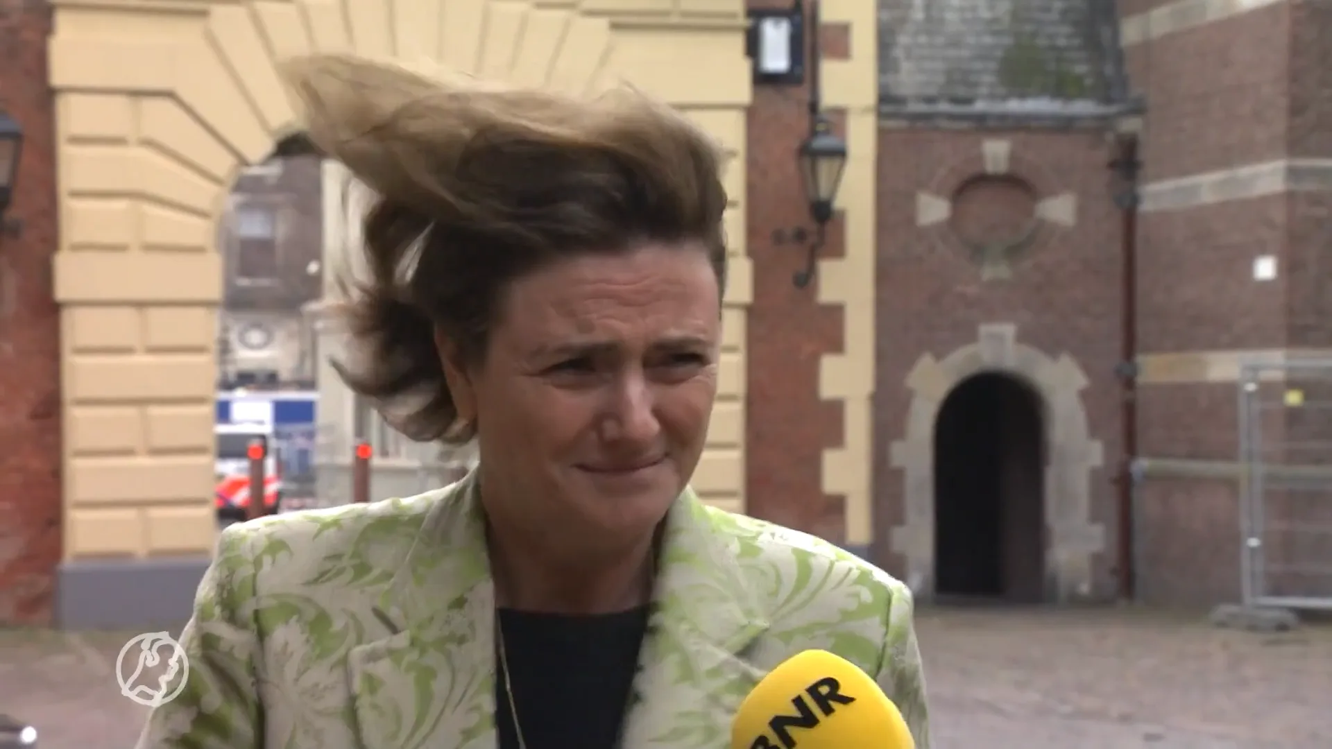 Frisse wind op het Binnenhof: politici krijgen ervan langs van storm Corrie
