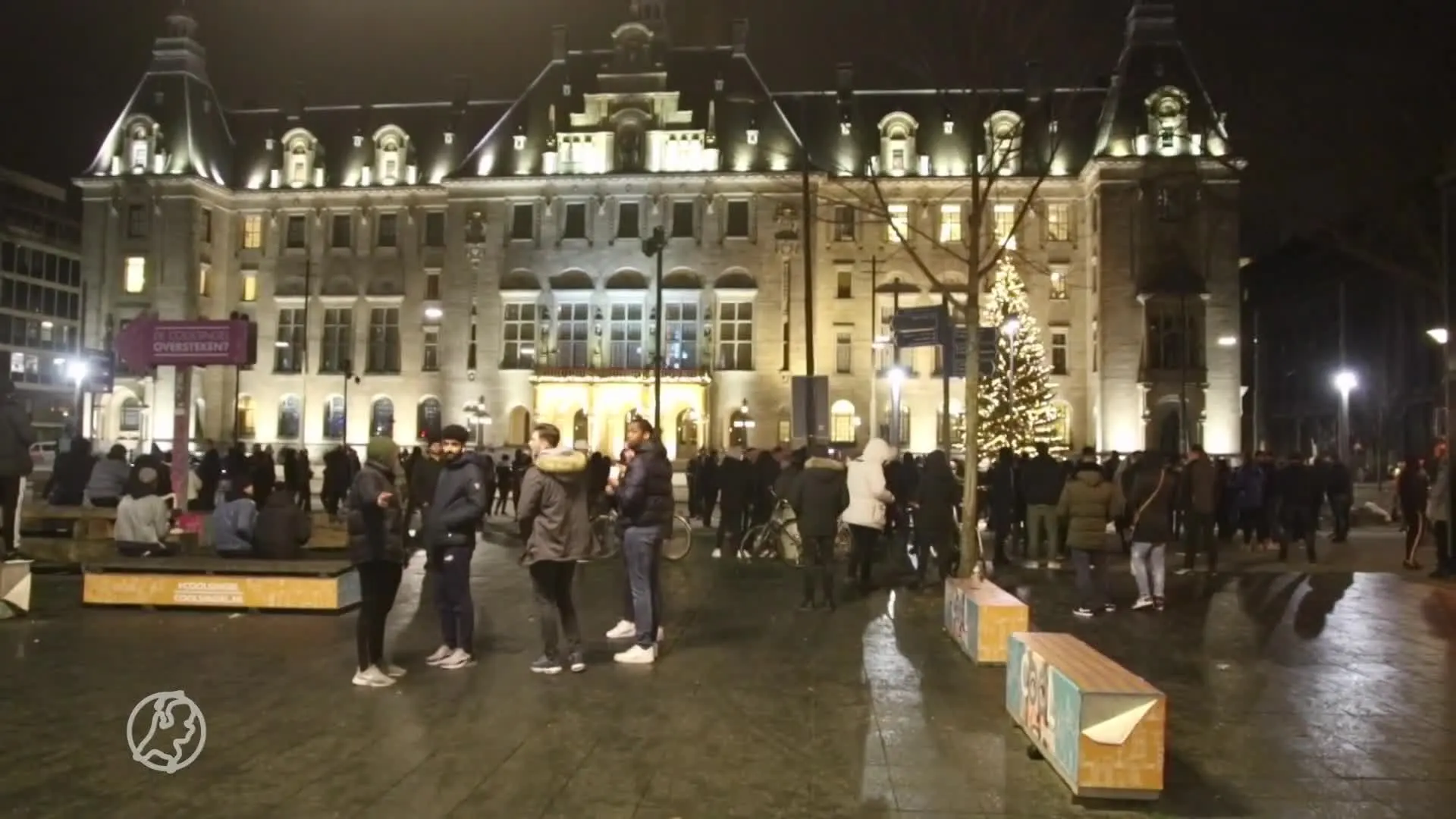 Demonstratie tegen lockdown bij stadhuis Rotterdam