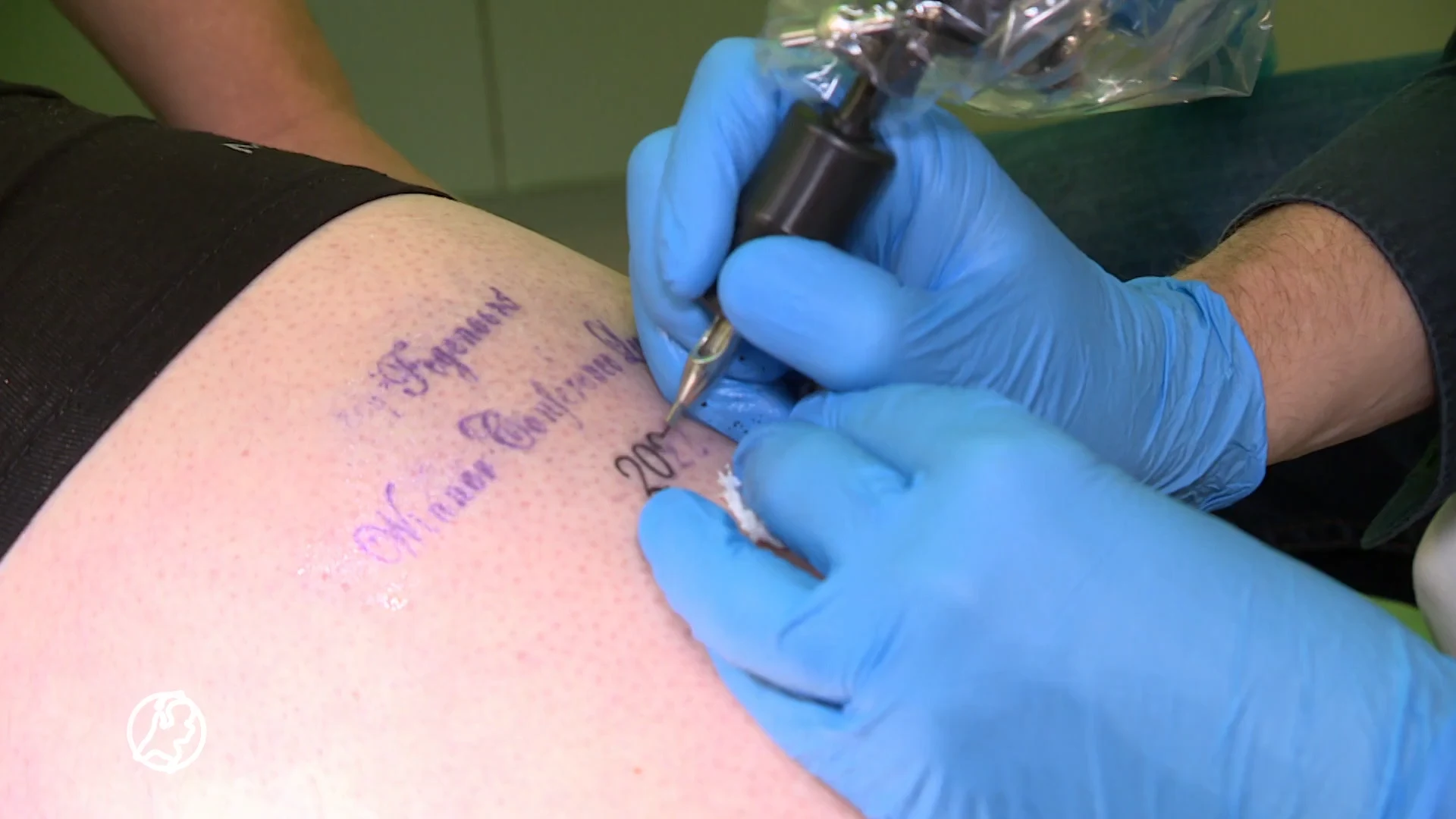 Feyenoord-fans zetten alvast overwinnings-tatoeage