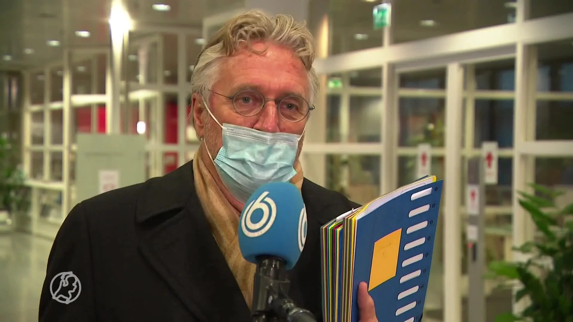 Topdrukte in winkelstraten, burgemeesters roepen op om niet m...