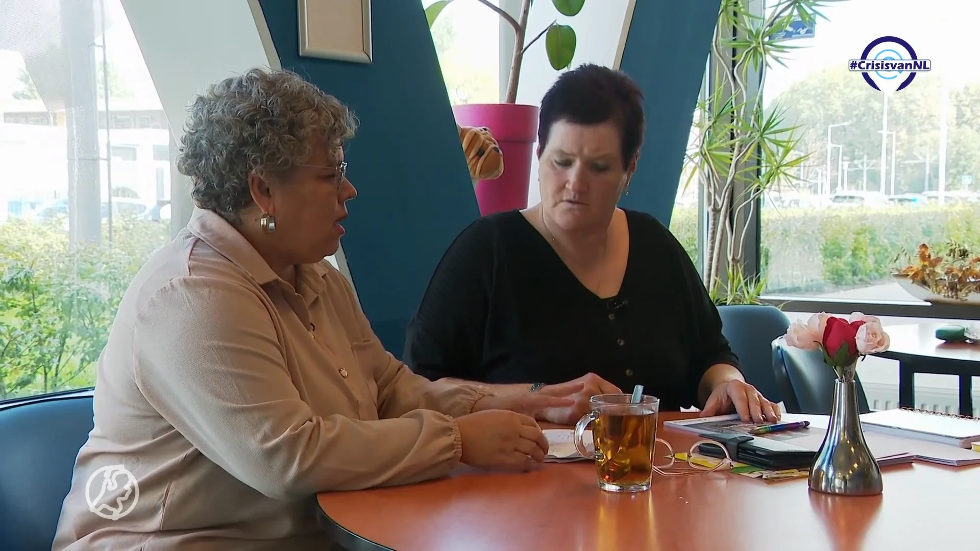 #CrisisvanNL | Op Rotterdam-Zuid worden armen door buren aan eten geholpen