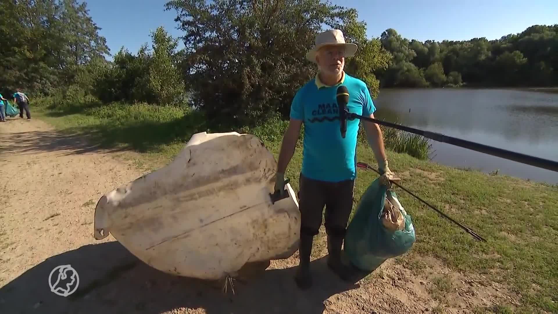 Meer dan 2000 vrijwilligers ruimen aangespoeld afval Maas op