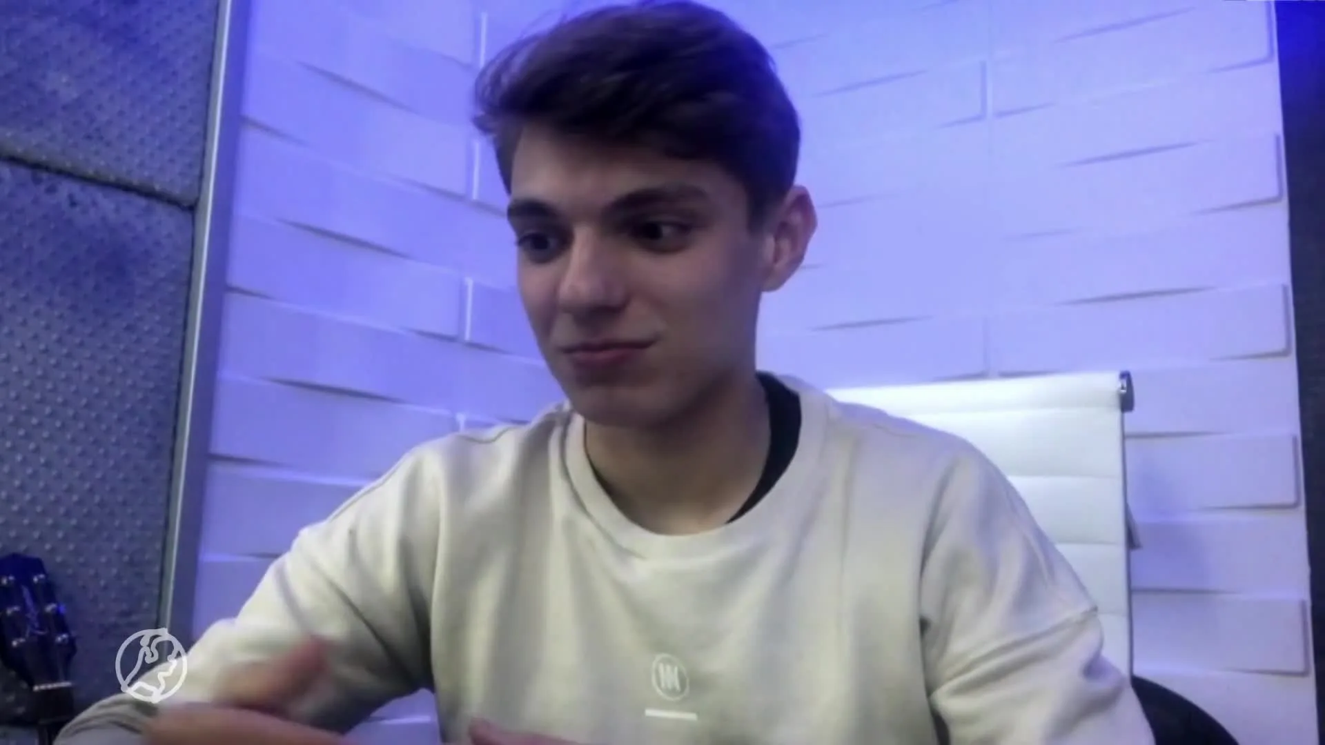 Eindexamenleerling Pepijn (16) opent de finale van het Songfe...