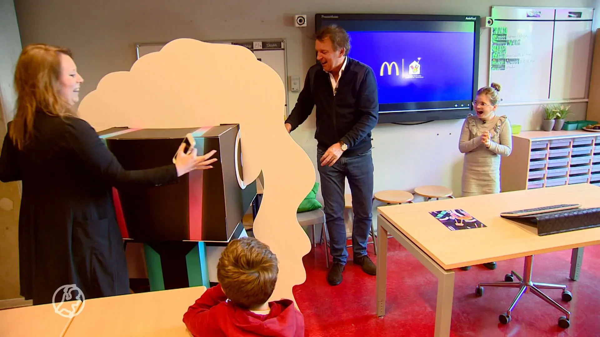 Liz (10) raakte zwaargewond bij ongeluk, maar is nu mini-superheld