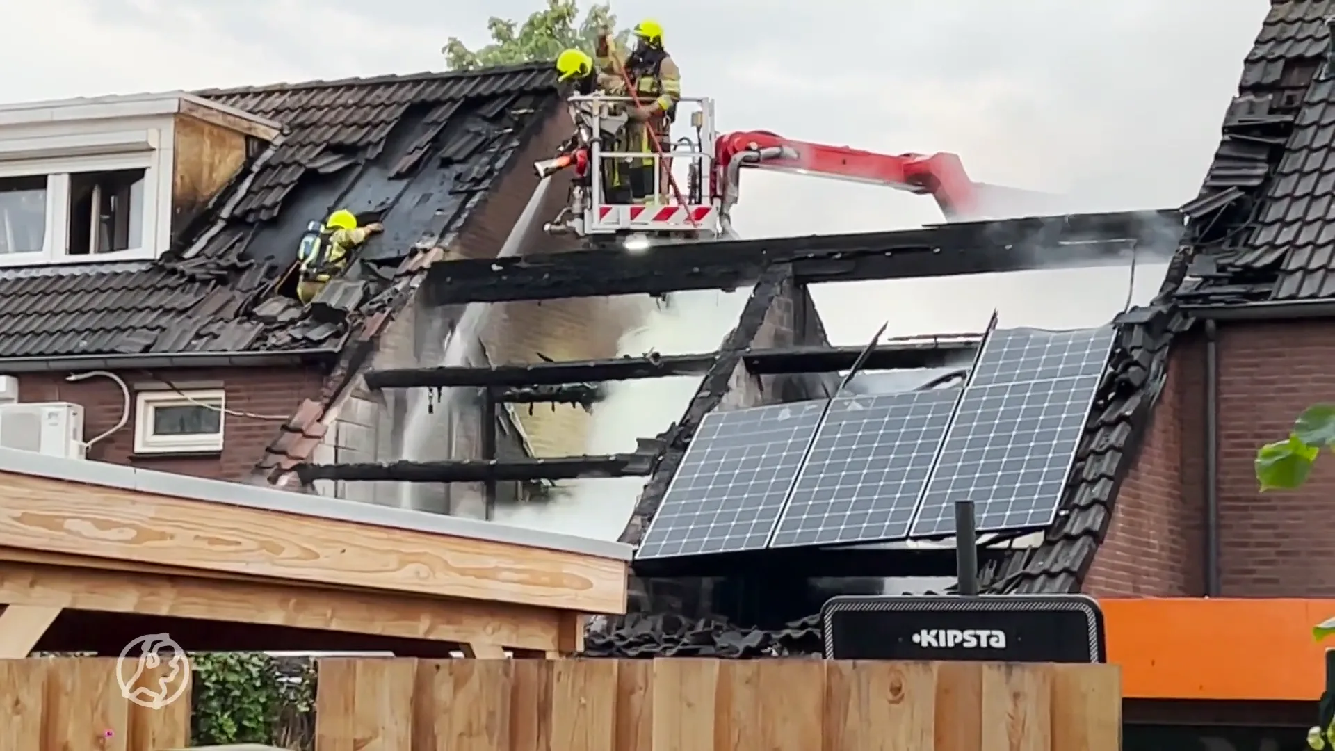 Woningen in Geleen ontruimd vanwege uitslaande brand