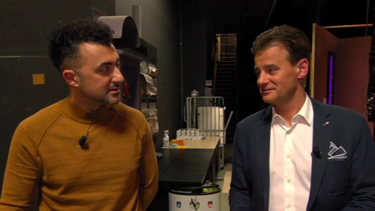 In de wandelgangen: Wilfred en Özcan Akyol analyseren eerste uitzending van VI Vandaag